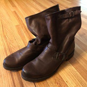 Frye Veronica Short Leather Boots - Dark Brown